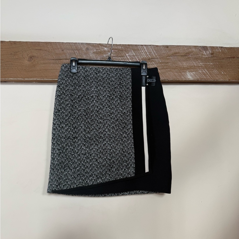 White House Black Market Black and Gray Herringbone Pencil Skirt